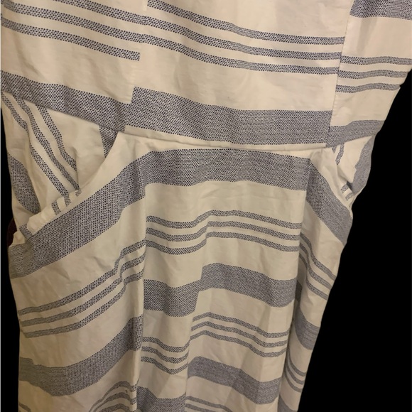 Sundress with pockets Sz. small - Picture 6 of 6